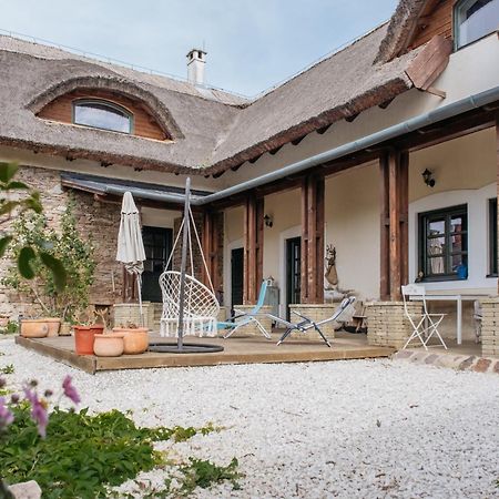 Révfülöp 克塞灵宅邸旅馆酒店 外观 照片